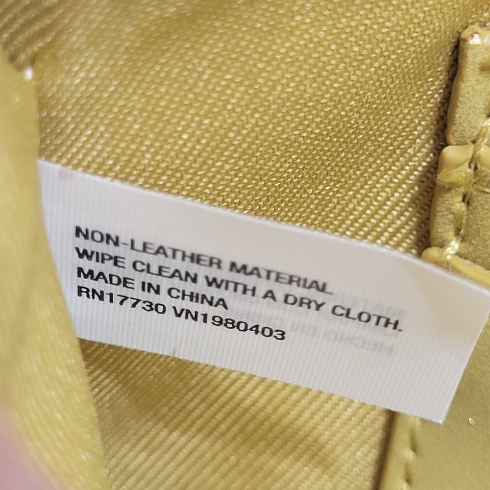 Universal Thread Wristlet Clutch. - Picture 6 of 8